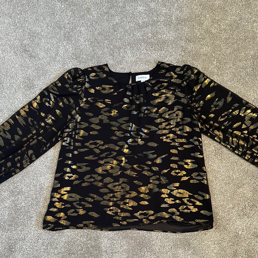 Evereve Black Top with Metallic Gold Leopard Print